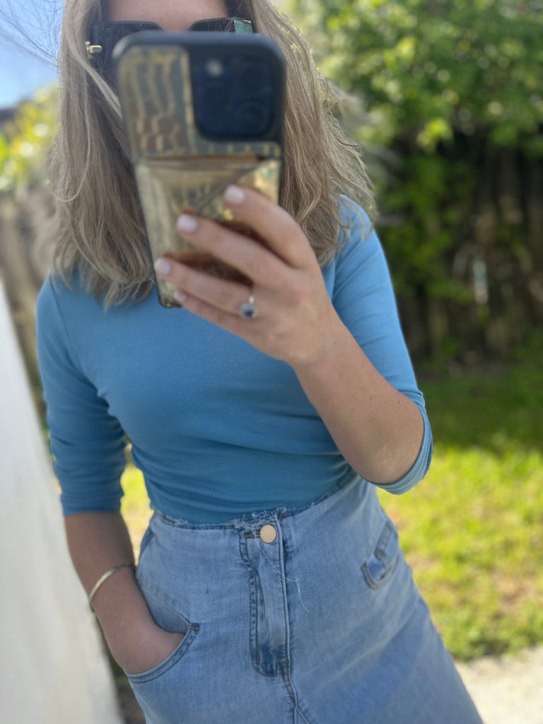 IVEE 3/4 Sleeve V Neck Tee